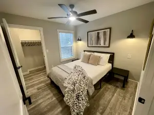 Pet-Friendly Cabin with Private Deck and BBQ in Tennessee