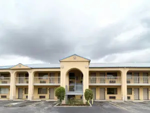 Deerfield Inn by Capital O Blytheville AR I55