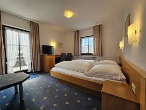 โรงแรม อาร์ริเวล อัม แบร์กซอน