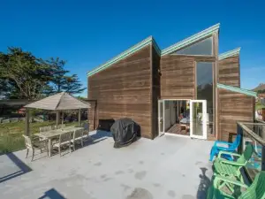 Knot-a-Care! Hot Tub!! Walk to Beach!! BBQ! Fast WiFi!!