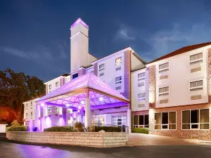Best Western Plus Sandusky Hotel  Suites