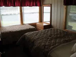 雉鳥鄉村別墅-寧靜湖畔小屋-享有寧靜湖的最佳景觀!