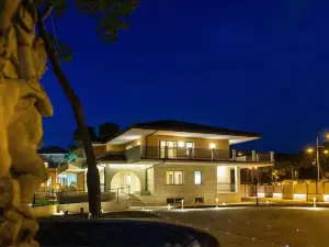 Aurum Suites