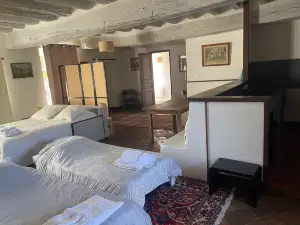 Reception hall for weddings or birthdays with adjoining gîtes