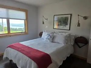 Charming Carriage House with Breathtaking Canandaigua Lake Views