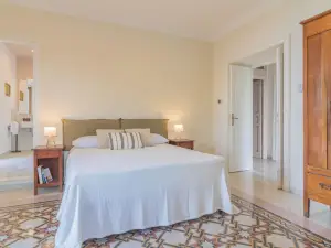 Lake Lovers Lodge