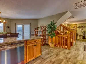 Tree Tops by HoneyBear Cabins
