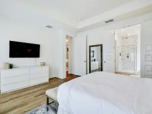 Family-Friendly Luxury Home w/Media Room, Near SA & ATX, Long Stays Welcome