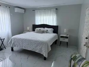 Unforgettable Escape: Nestled in the tranquil and cool hills of Mandeville