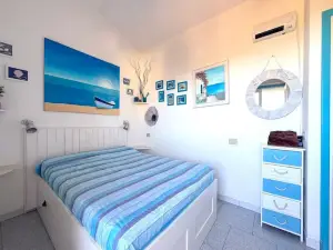 Charming sea-view apartment with pool