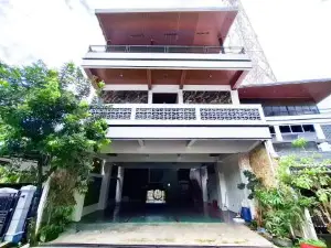 Athena Living near Alun Alun Wonogiri RedPartner