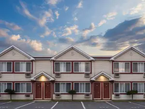 Travelodge by Wyndham Drummondville
