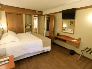 Tri Hotel