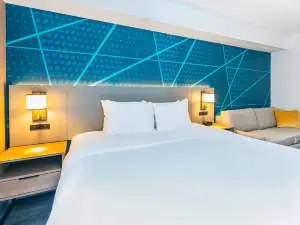 Comfort Suites