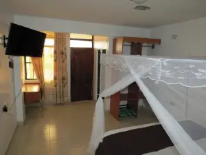 Kim's Breeze Hotel Ltd and Choma Zone