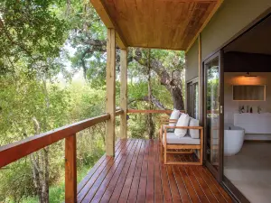 Kingfisher Creek Safari Lodge