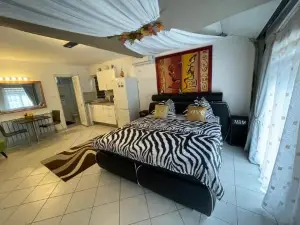 Várlak Apartmans ✷ ✷ ✷