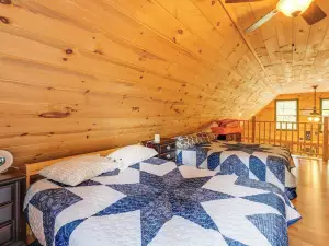 2 Mi to Marina & Beach: Frye Island Retreat!