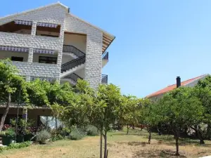 Apartments Sveti Anton