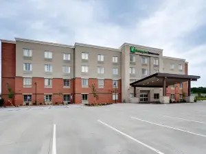 Holiday Inn Express & Suites Great Bend by IHG