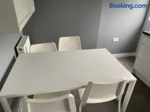 Double Room with Private Bathroom in Basingstoke