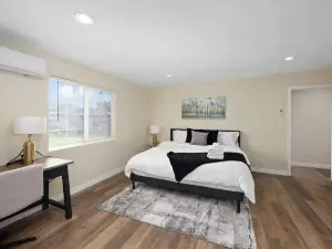 The Cove. Newly Remodeled Home.