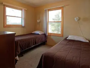 Elbow Lake Lodge: Twilight 3BR/1BA Lakefront Cabin