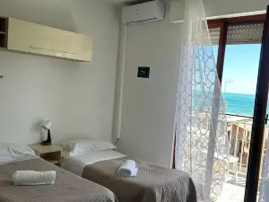 洛拉酒店