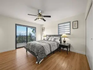 Five Bedroom Oasis with View of Abbotsford Valley