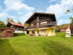 Cozy Bavarian Forest Retreat