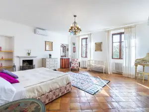 CASCINA MONFERRATO 12, Emma Villas