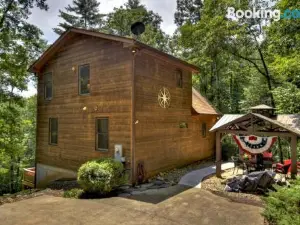 Whispering Creek Cabin