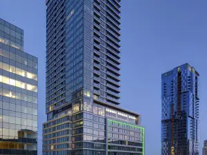Holiday Inn & Suites MONTREAL CENTRE-VILLE OUEST by IHG