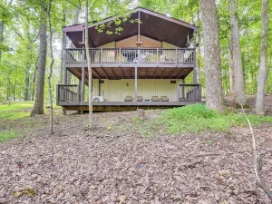 Charming Hedgesville Retreat w/ Deck + Fireplace!
