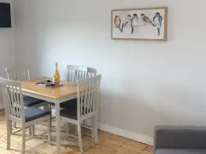Apartment - Sleeps 2 - Wood Fire - Parking