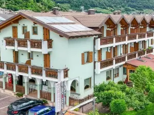 HC HOTEL GARNI ROOM AND APARTMENT