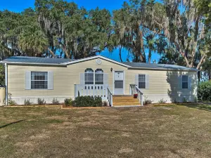 2 Living Rooms: Crescent City Home