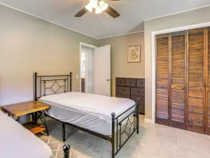 16 Mi to Wec: Horse-friendly Home on 5 Acres!