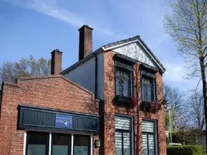 Pakhuis Bed and Breakfast Unique