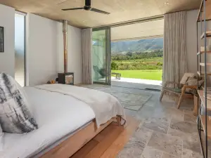 Private Villa in the Heart of the Hemel en Aarde