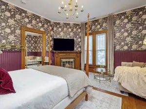Rockwell Falls Inn and Wine Bar