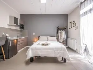 Suite 649 Mono Con Terrazzo