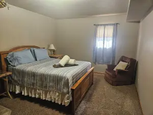 Ledgestone Farms-Quiet Country Apartment