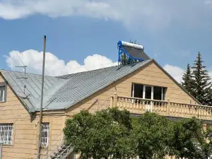 Chkalovka Guest House with Sevan View
