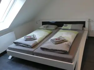 Cozy Rooftop Suite