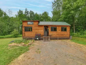 Catskills Tiny Home Cabin: Surrounded by Nature!
