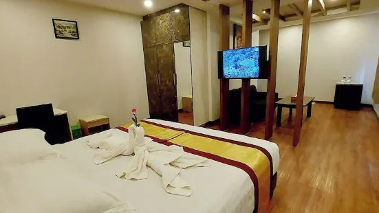 Royal Crown Hotel