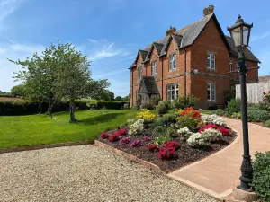 Newcourt Barton