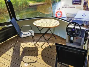 Hausboot Auf der Peene, Demmin