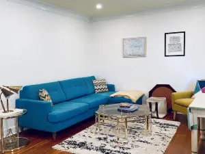 2-Bedroom Suite in the Heart of Downtown